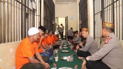 Pendekatan Humanis Kepada Tahanan, Kapolres Halmahera Selatan Ajak Buka Puasa Bersama 