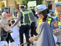 Ramadan Penuh Kepedulian, Satlantas Halteng Bersama PAUD IT Wahdah Islamiyah Bagikan Takjil