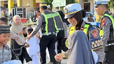 Ramadan Penuh Kepedulian, Satlantas Halteng Bersama PAUD IT Wahdah Islamiyah Bagikan Takjil