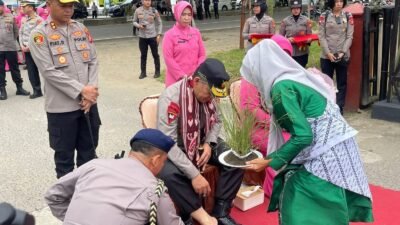 ‎‎Kapolda Malut Disambut Tradisi Jokororoko dalam Kunjungan Perdana ke Halteng‎‎
