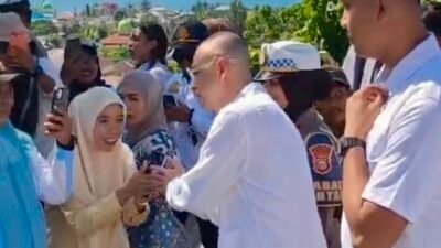 Utusan Khusus Presiden Raffi Ahmad dampingi Jamintel Kunker di Halteng, Bikin Heboh Warga