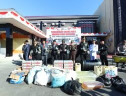 ‎15.771 Liter Miras dan Kilogram Ganja Dimusnahkan Polres Ternate‎