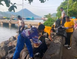 ‎Bersihkan Kawasan PPN Ternate, Ditpolairud Perkuat Kepedulian terhadap Lingkungan‎