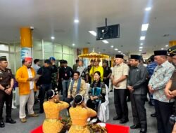 ‎Tiba di Ternate, Kajati Maluku Utara Roberthus Tacoy Disambut Prosesi Joko Kaha