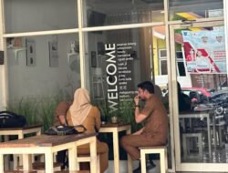 Asik Nongkrong di Jam Kerja, Plt Kadis Perindag Maluku Utara Mengaku Baru Selesai Rapat