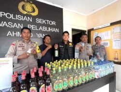 ‎103 Botol Miras Tanpa Pemilik di Atas KM Uki Raya 23 Diamankan Polisi