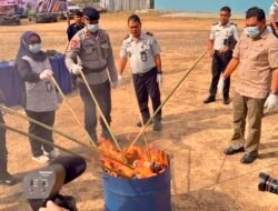Bersama Kanwil Ditjenpas Maluku Utara, Rutan Ternate ikuti Pemusnahan Barang Hasil Razia